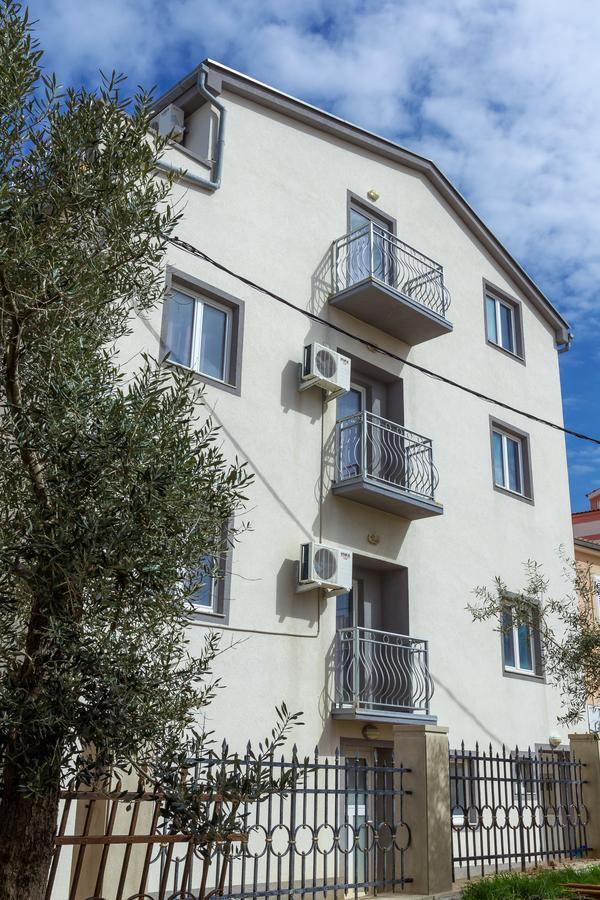 Apartments In City Center Ventus Novalja Zewnętrze zdjęcie